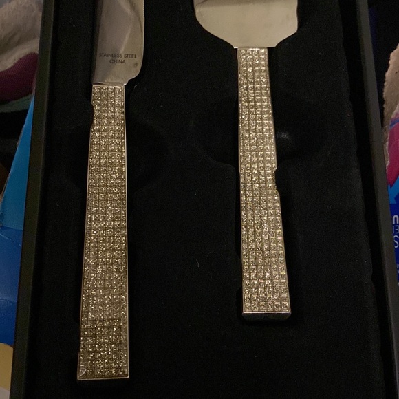 BNIB - Wedding cake cutter set - Picture 2 of 2
